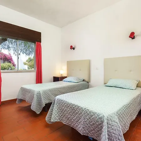 Auffret Holidays * Porches (Algarve)